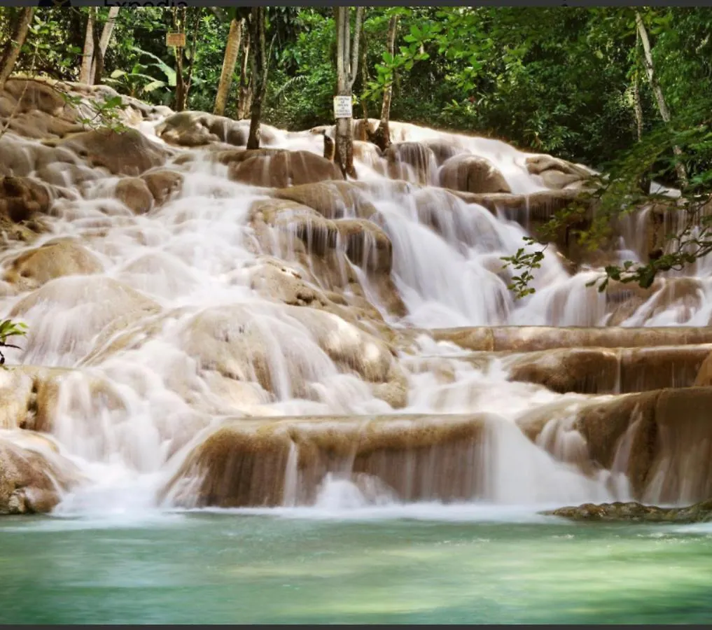 Luxurious Villa Royale- 5 Min Drive To Ocho Rios Holiday home